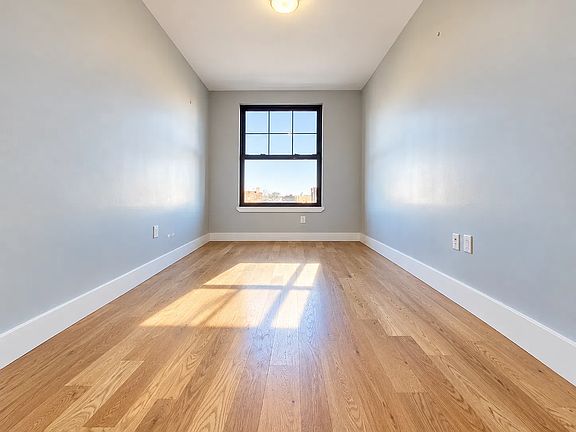 4th image of 907 Broadway APT 2R