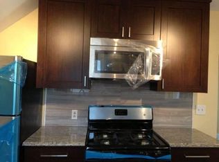 29 Paragon Ln, Stamford, CT 06905