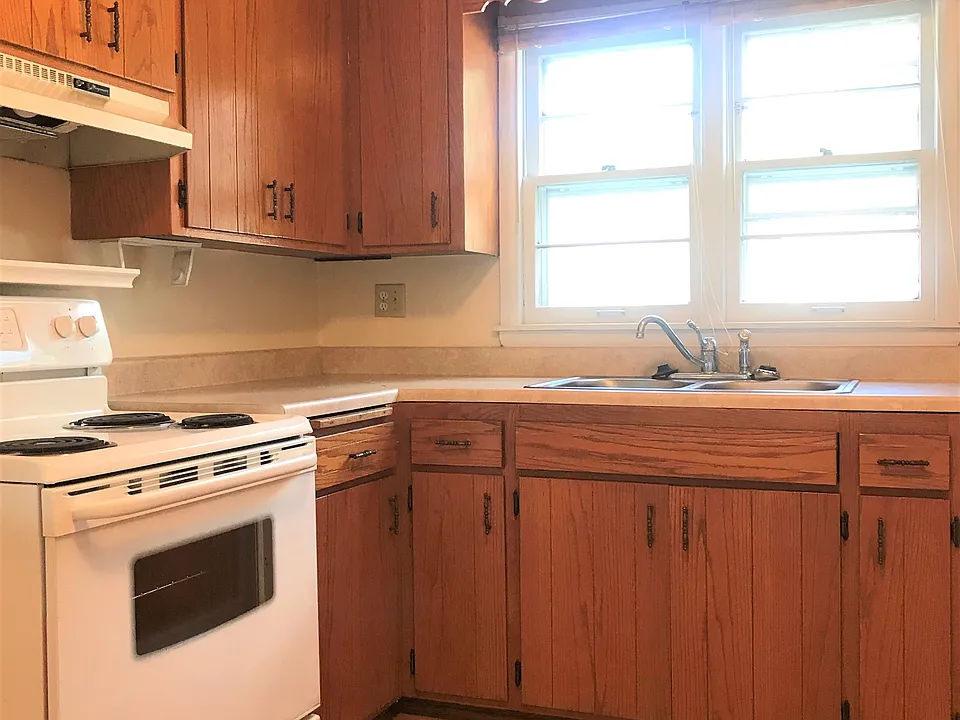 401 Palomino Ln