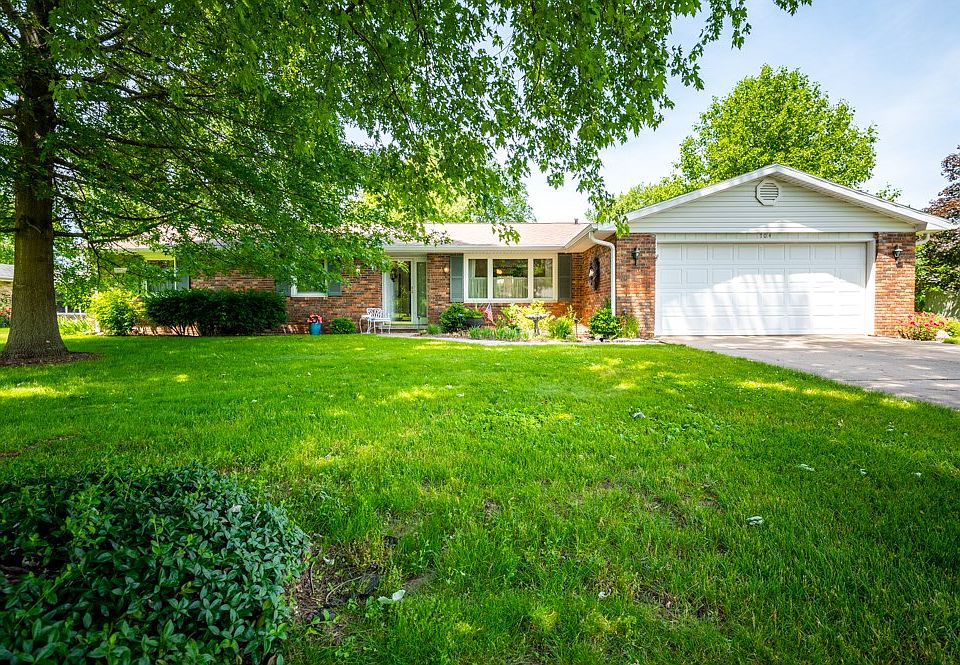 1st image of 704 W Darrell Dr