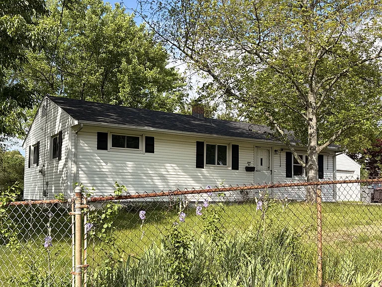 62 Till St — Photo 2