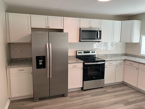 Vinyl waterproof flooring in kitchen