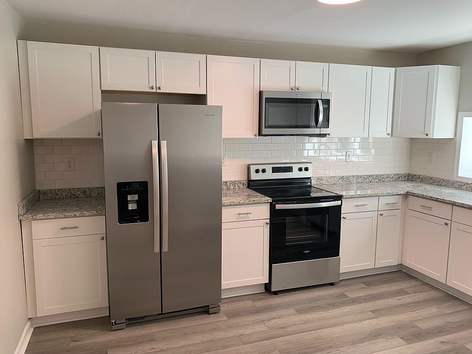 Vinyl waterproof flooring in kitchen