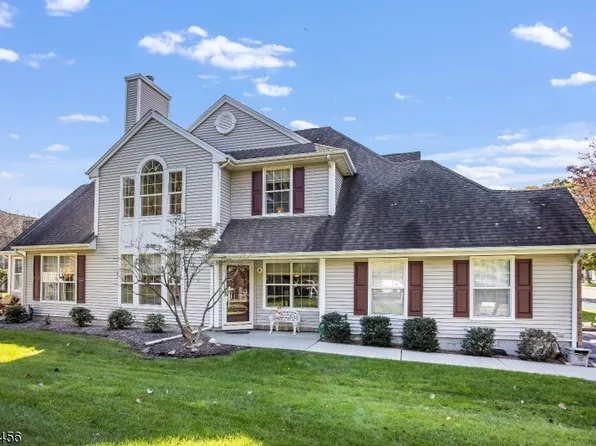 2 Mulberry Ln, Mount Arlington Boro, NJ 07856