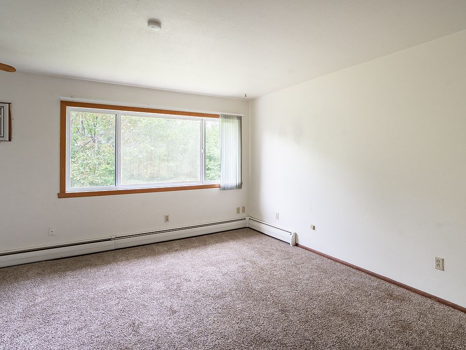 Fargo, ND Luxford Apartments | 11B | Living