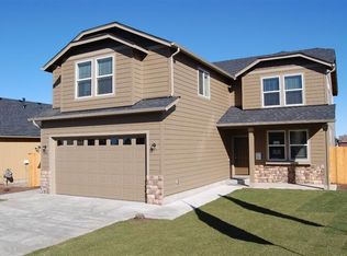 482 N Village Meadows Rd #24, Sisters, OR 97759