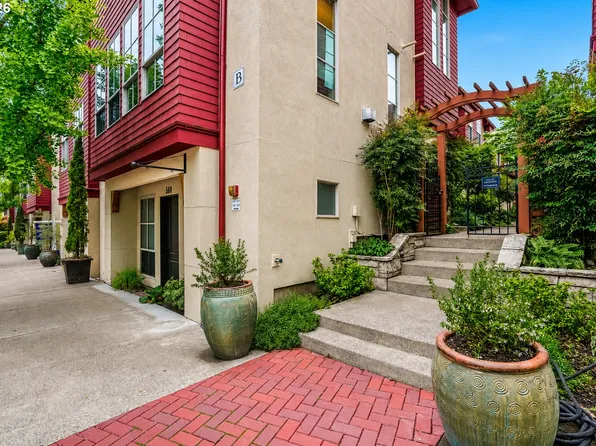 562 2nd St, Lake Oswego, OR 97034