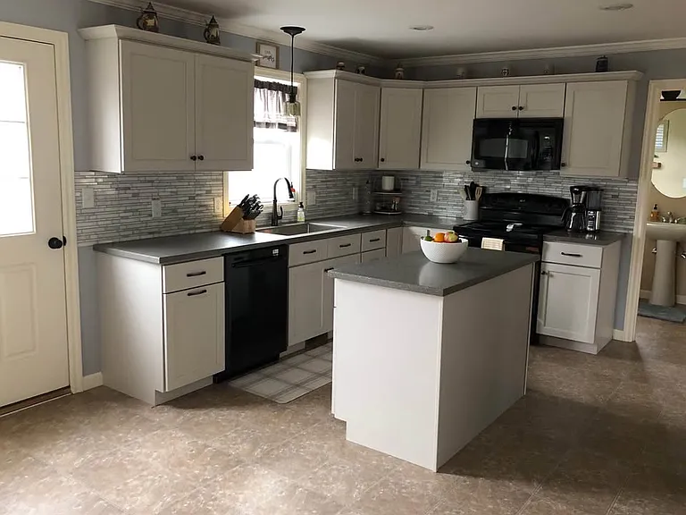 64 Hawthorne Cir — Photo 14