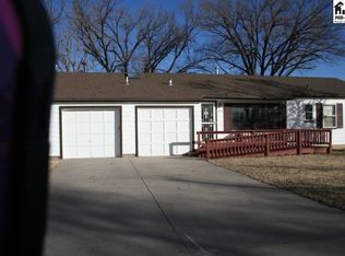 1044 College Ln, Hutchinson, KS 67501