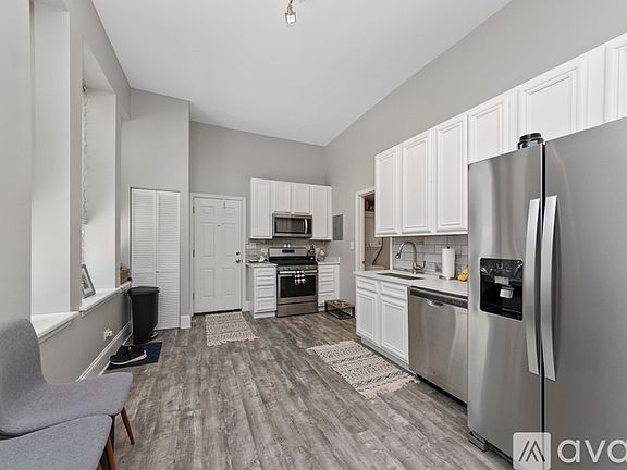 4th image of 1436 W Erie St APT 1C