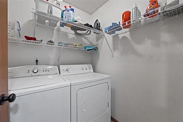 2808 Irving Ave — Photo 12