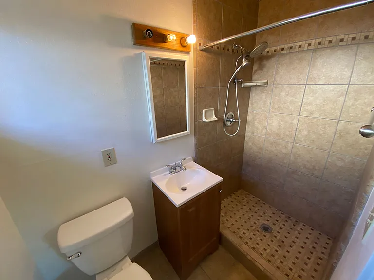 593 Venus Ave #C — Photo 7