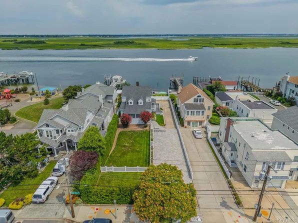 1215 W Park Ave, East Atlantic Beach, NY 11561