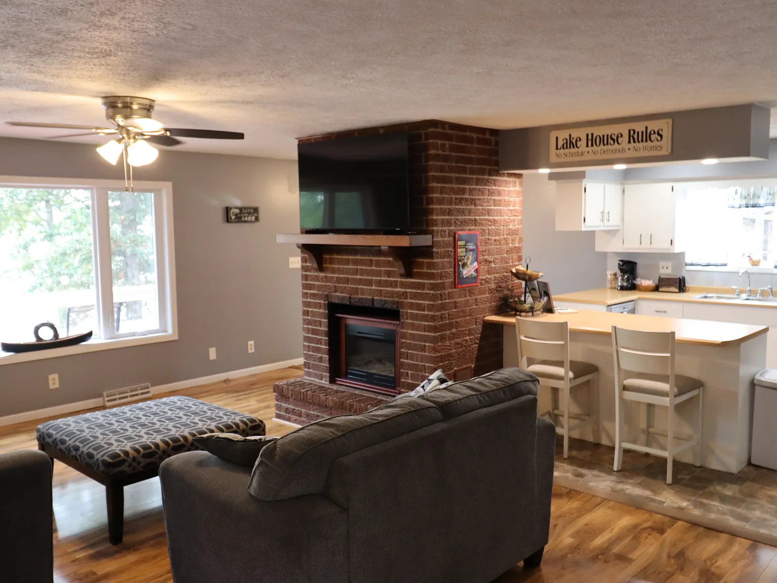 3 bed, 2380 sqft, $2,800 — Photo 3