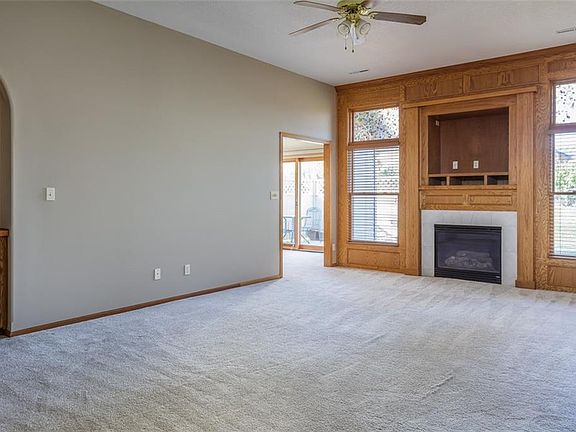 4th image of 3504 NE Bentgrass Ct