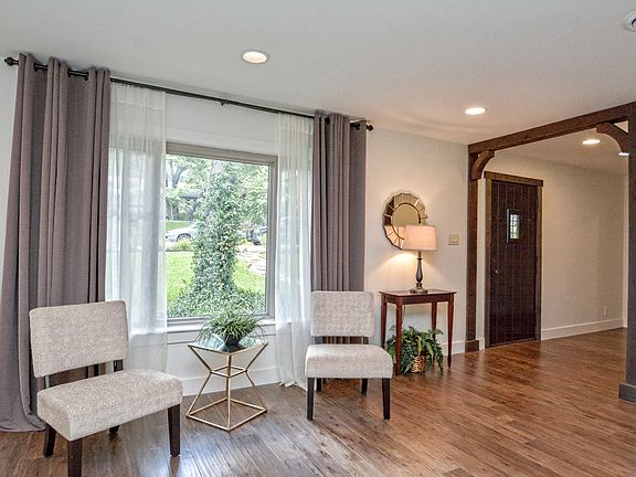 5th image of 2712 Mountain Laurel Ln
