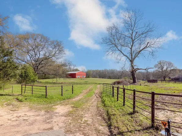 1272 Binion Rd, Gilmer, TX 75644