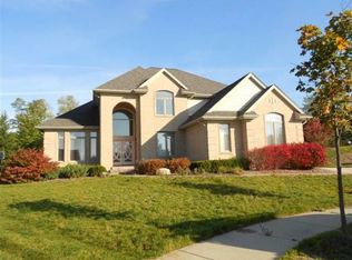 1709 Kinghill Dr, Commerce Township, MI