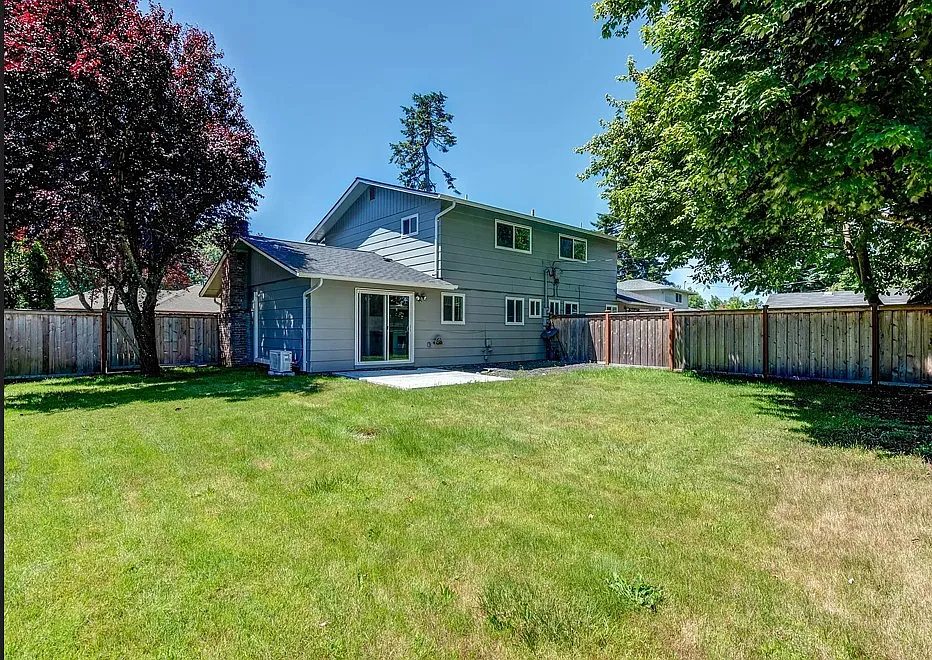 2 bed, 1.5 bath, 1000 sqft, $1,899 — Photo 3
