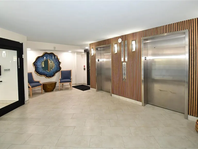 690 Island Way #208 — Photo 4