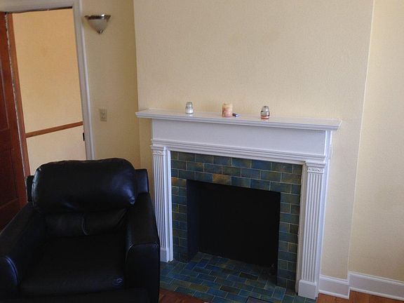5th image of 600 E Walnut Ave #A