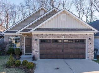 1957 Falling Leaves Ln, Lexington, KY 40509