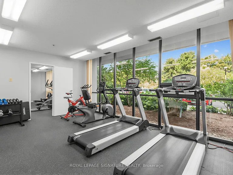 8111 Yonge St #1010 — Photo 39