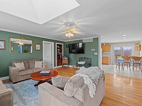 4th image of 207 Askins Rd