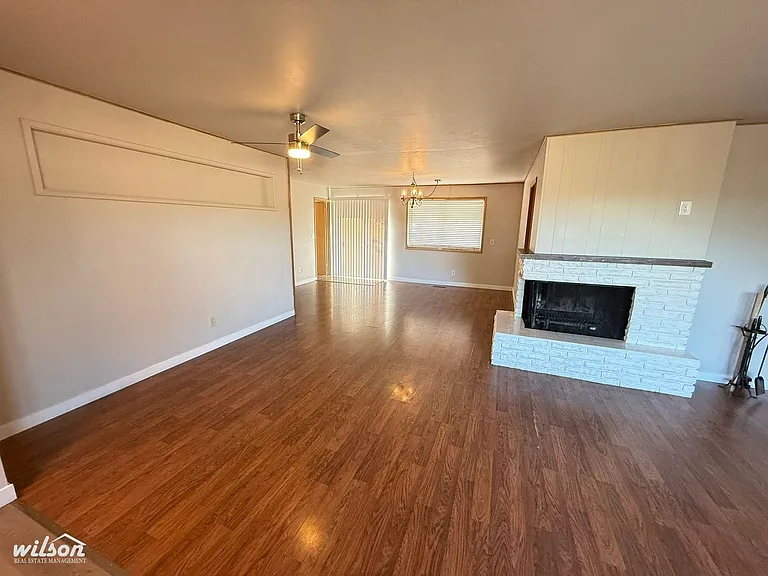 2701 1/2 W Lincoln Ave — Photo 4