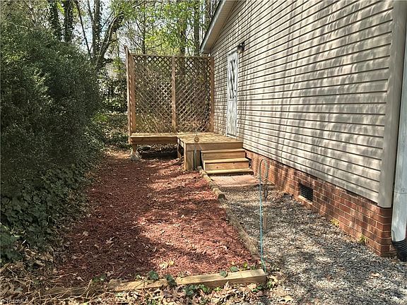 5th image of 1080 Mineral Springs Rd
