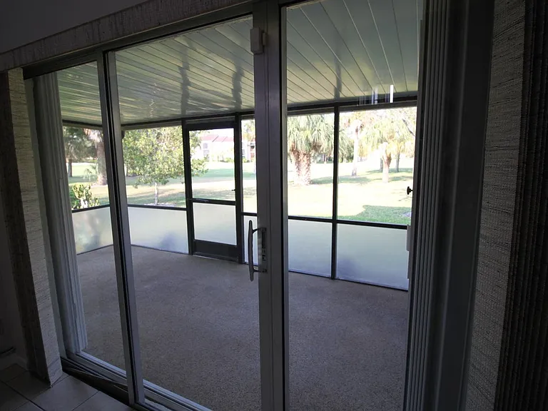 7342 Pinewalk Dr S #Townhouse 56-12 — Photo 4