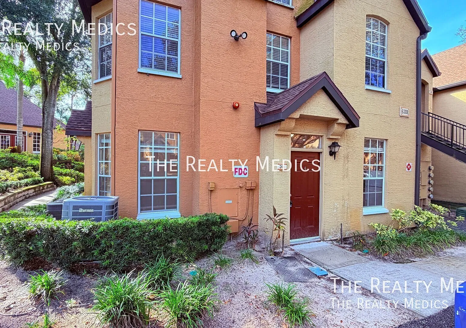 Updated 1-Bedroom Condo in Gated MetroWest Community | Private Garage + Assigned Parking — Photo 2