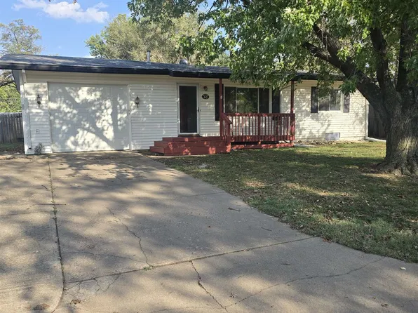 410 S Sunset Ave, Haysville, KS 67060