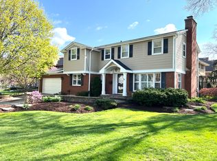 229 Crest Rd, Glen Ellyn, IL 60137