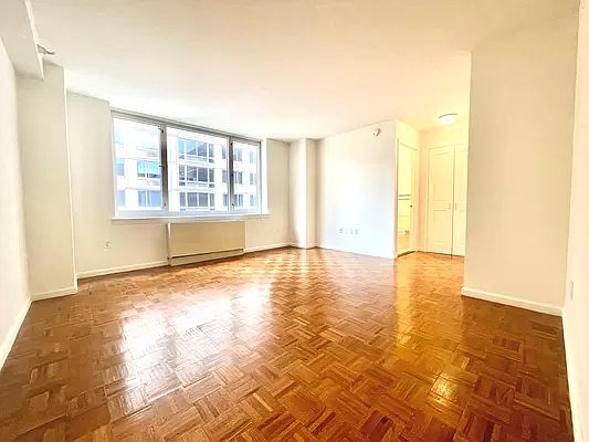 4th image of 350 W 43rd St APT 3C