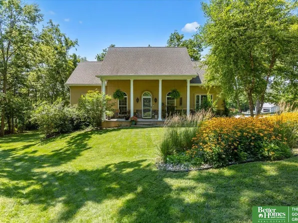 9614 N 35th St, Omaha, NE 68112