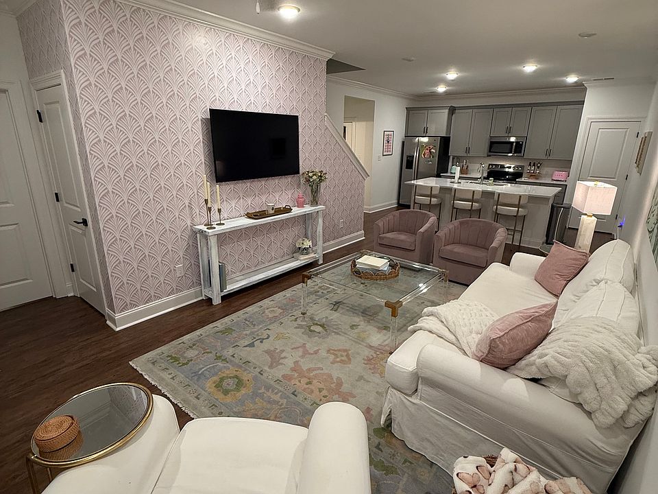 1st image of 714 Southview Dr #718