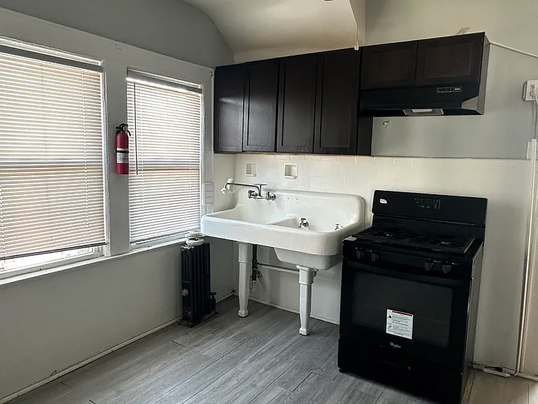 190 Keer Ave #3 — Photo 6