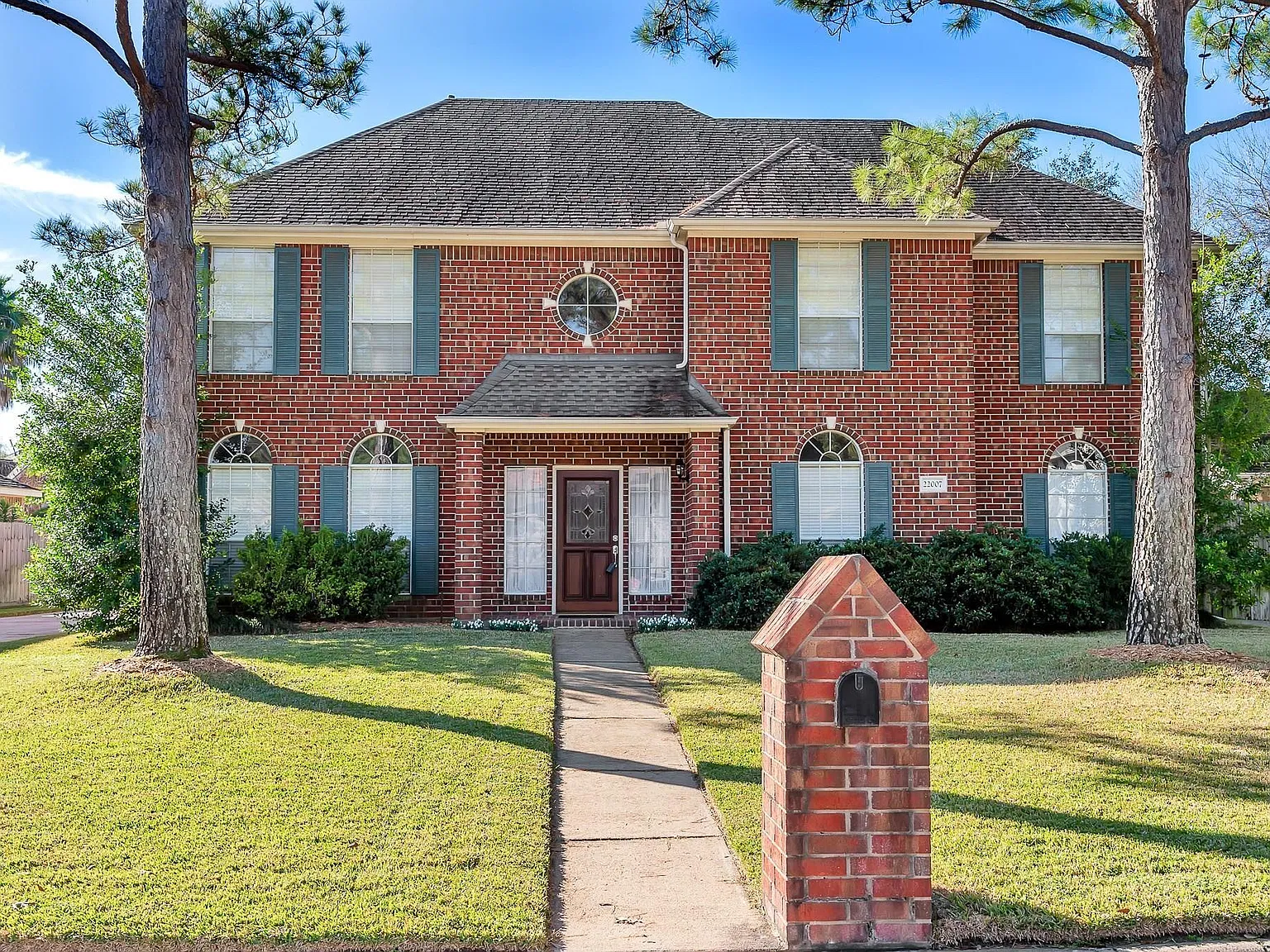 5 bed, 3.5 bath, 3407 sqft, $2,850 — Photo 1