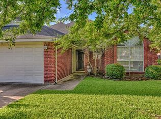 1305 Hidden Glade Dr, Mansfield, TX 76063
