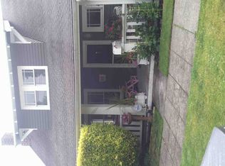 7006 19th Ave NE, Seattle, WA 98115