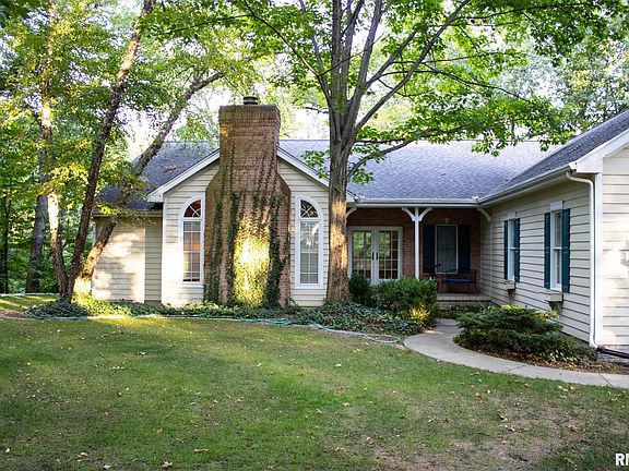 2nd image of 210 Deer Lakes Dr