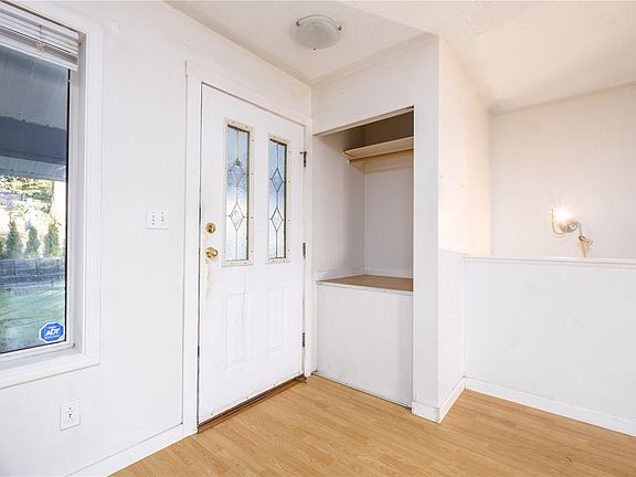 3rd image of 1526 Stag Rd
