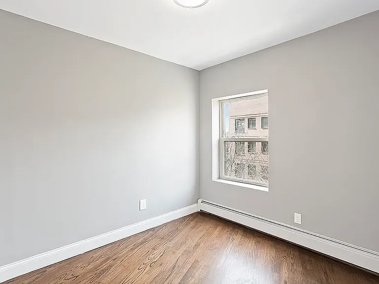 189 Woodpoint Rd #3 — Photo 5
