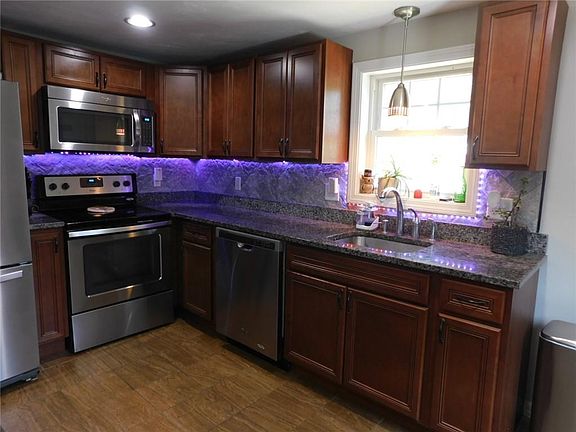 3rd image of 8 C Kingstown Rd