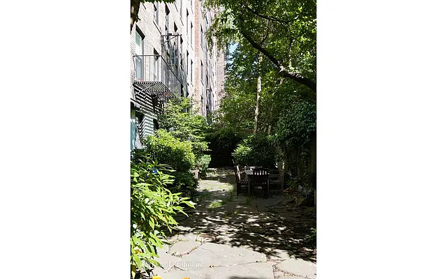 Sold by Douglas Elliman | media 33