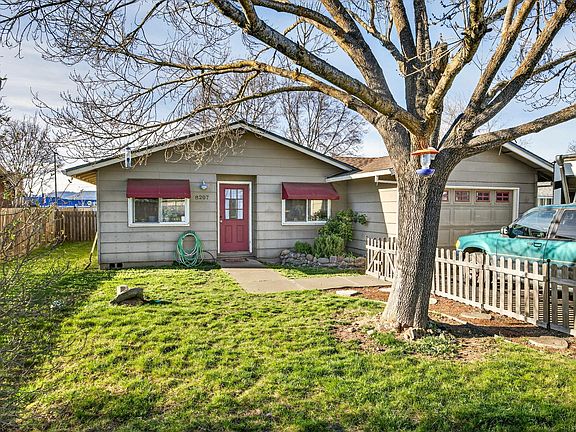 2nd image of 8207 Division Rd