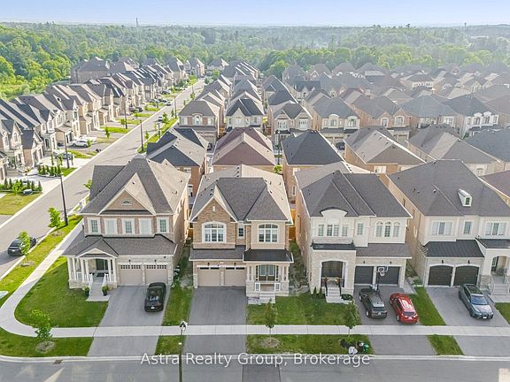 2nd image of 152 Stormont Trl