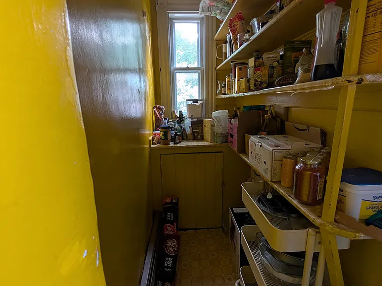 9 Appian Way — Photo 6