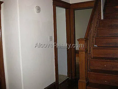 Elm St — Photo 14